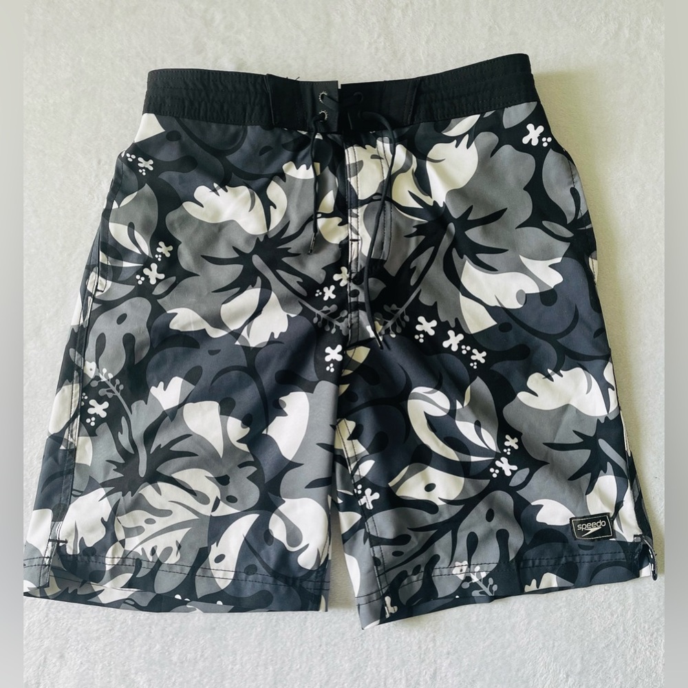 SOLD - Speedo Men Swim Trunks M Swim Shorts Gray White Elastic Waist Floral